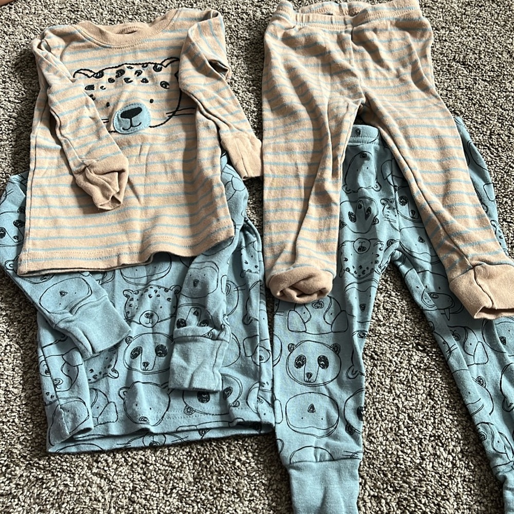Like new set of pjs